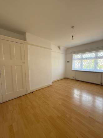Heston Avenue, Hounslow, Image 3