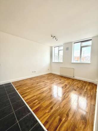 Nicholls Avenue, Uxbridge, Image 1