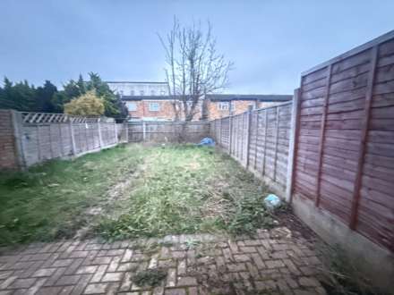 Pinn Close, Uxbridge, Image 2