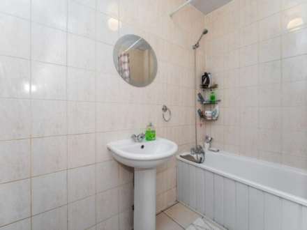 Park Avenue, Southall, Image 8