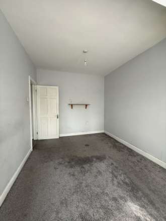 Park Avenue, Southall, Image 8