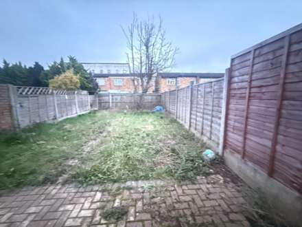 Pinn Close, Uxbridge, Image 2