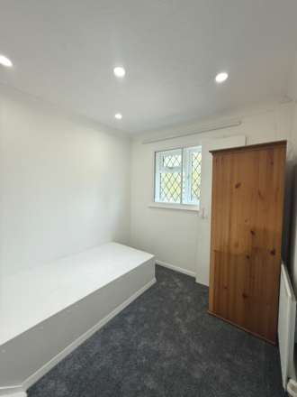 Inglrside, Coln Brook, Image 19