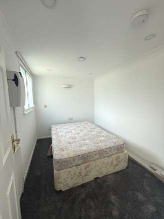 Inglrside, Coln Brook, Image 8