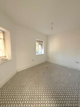 Thornton Avenue, West Drayton, Image 13