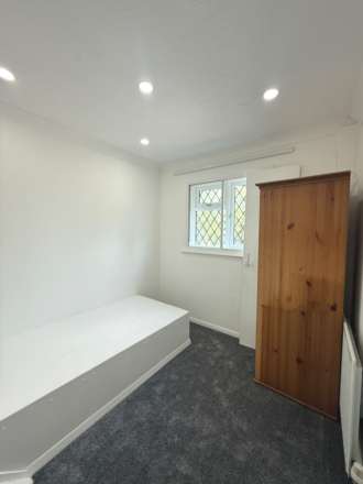Inglrside, Coln Brook, Image 9