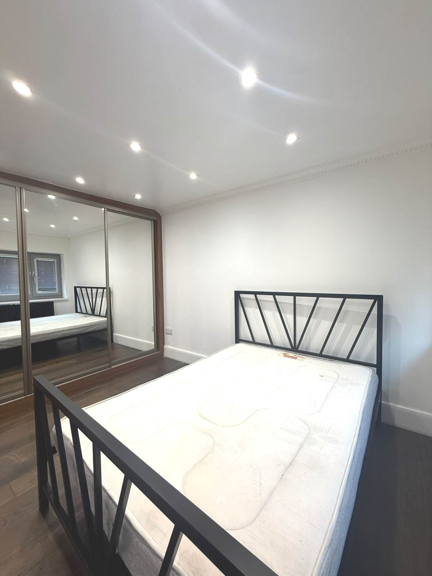 Bixley Close, Southall, Image 6