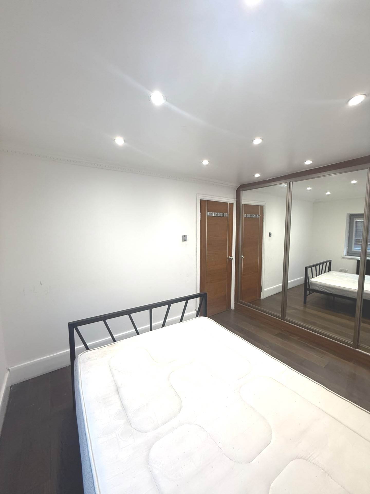Bixley Close, Southall, Image 7