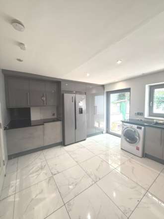 Bixley Close, Southall, Image 4