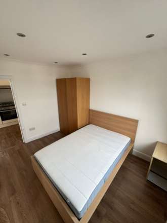 The Broadway, Southall, Image 6