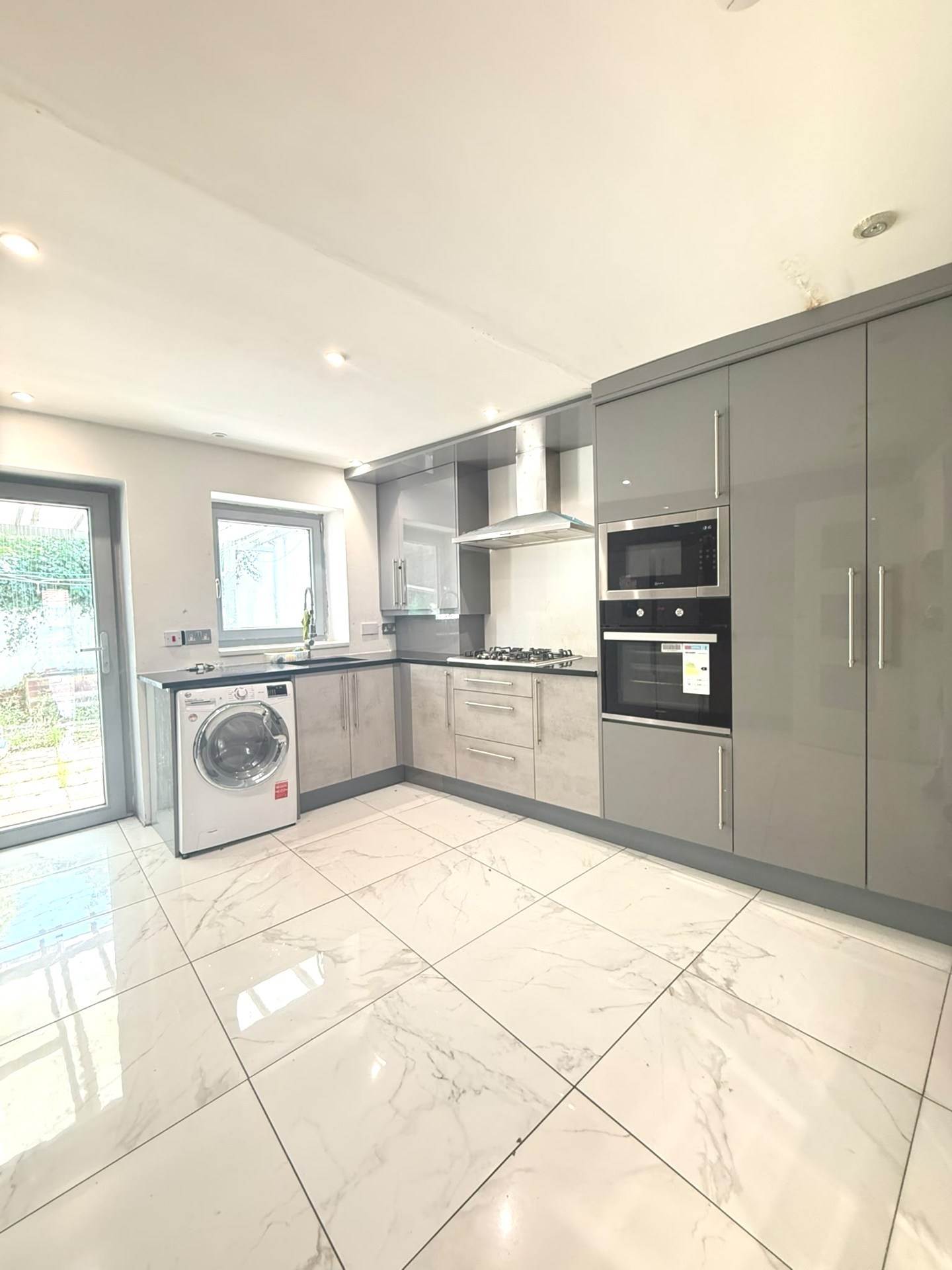 Bixley Close, Southall, Image 9