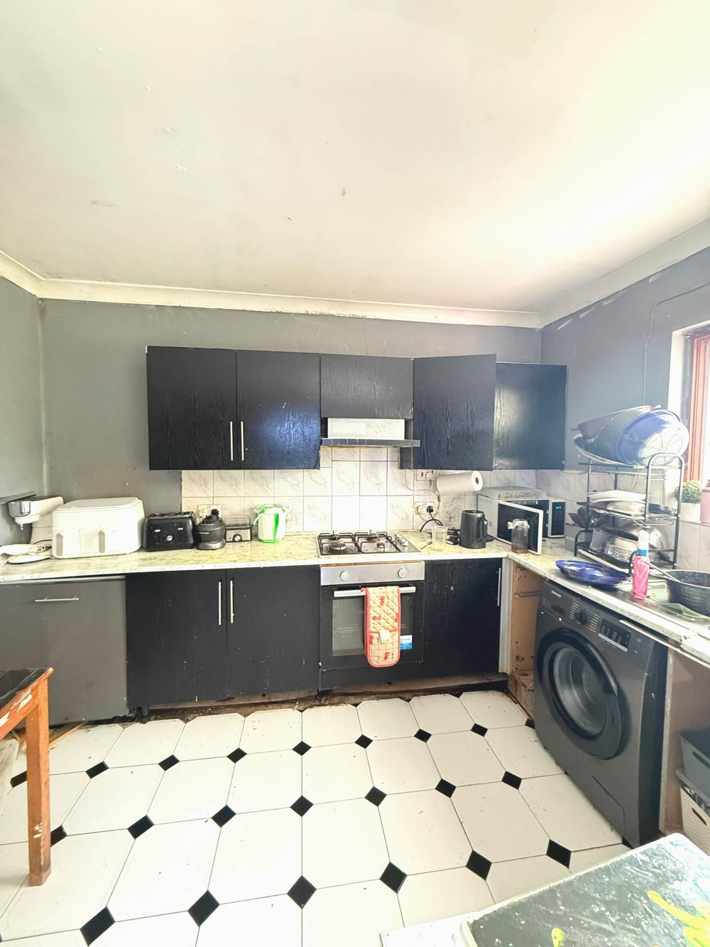 Bedford Avenue, Hayes, Image 2