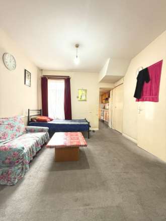 Hammond Road, Southall, Image 3