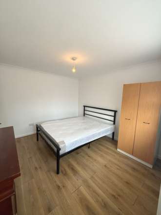 Collingwood Rd, Uxbridge, Image 5