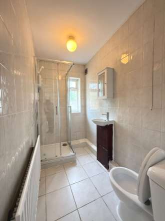 Collingwood Rd, Uxbridge, Image 6