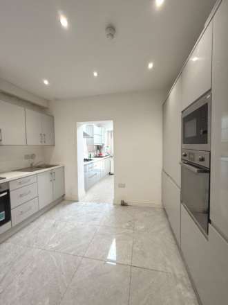 Thornton Avenue, West Drayton, Image 2