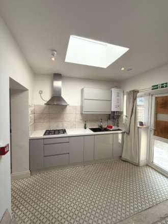 Thornton Avenue, West Drayton, Image 3