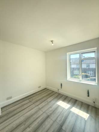 Lodge Close, Cowley, Image 3