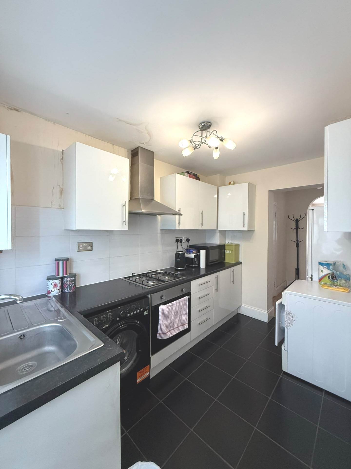 Charter Crescent, Hounslow, Image 4