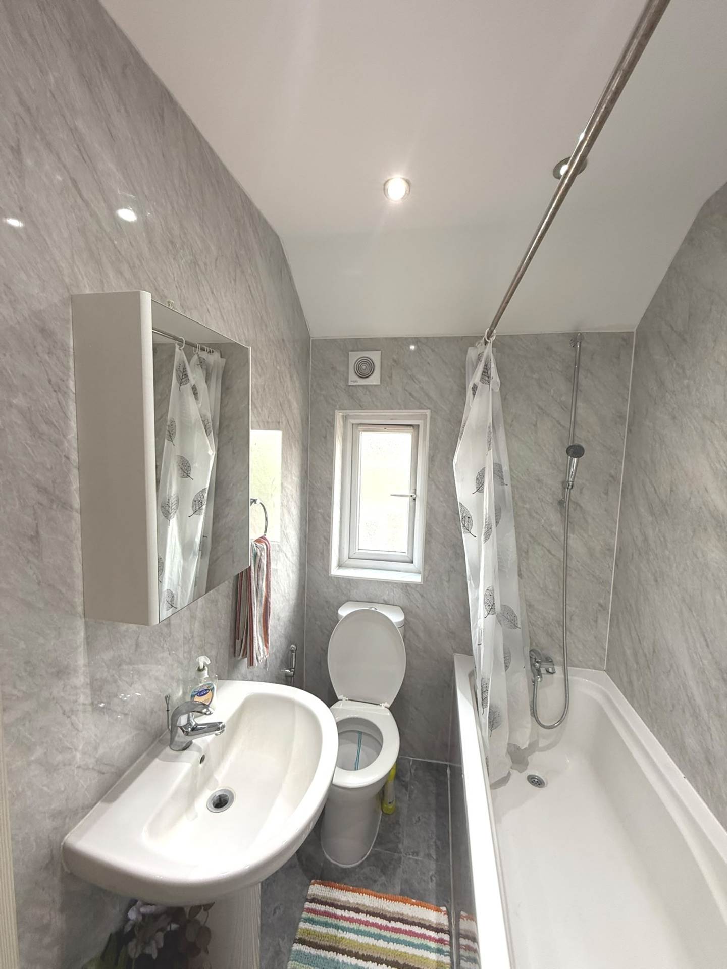 Charter Crescent, Hounslow, Image 5