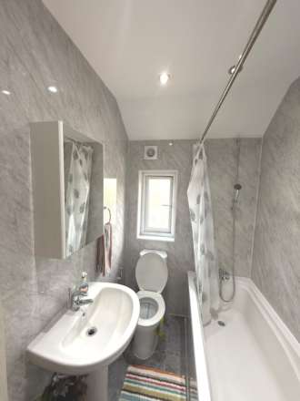 Charter Crescent, Hounslow, Image 5