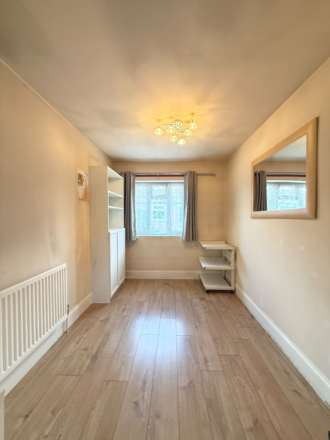 Charter Crescent, Hounslow, Image 7