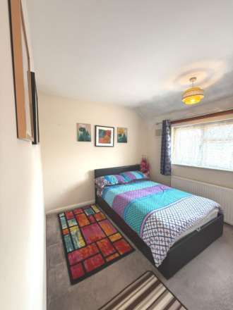 Charter Crescent, Hounslow, Image 9