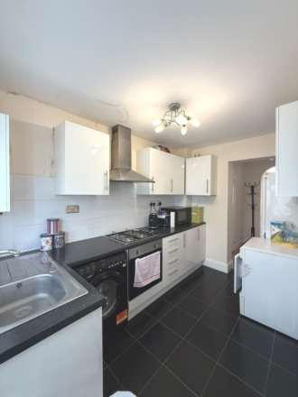 Charter Crescent, Hounslow, Image 4