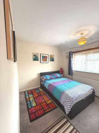 Charter Crescent, Hounslow, Image 9