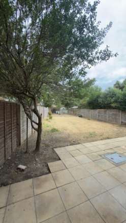 Lodge Close, Cowley, Image 10