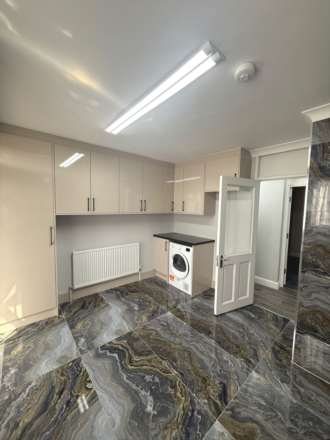 Norwood Close, Southall, Image 4