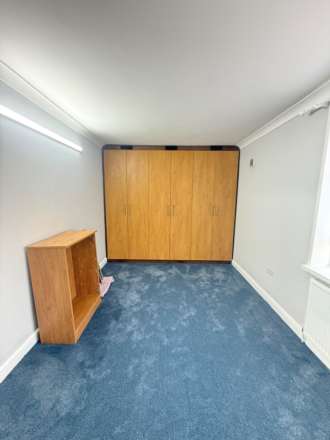 Norwood Close, Southall, Image 6