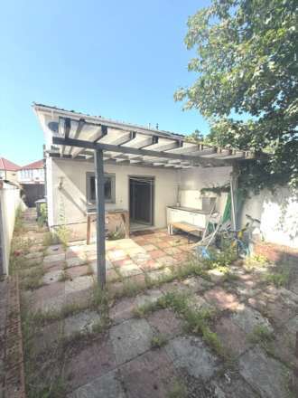 Bixley Close, Southall, Image 10