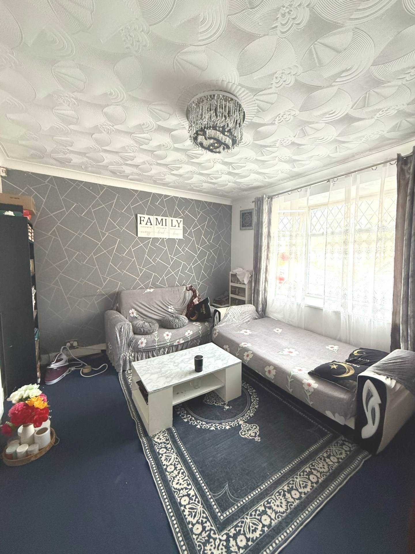 Bedford Avenue, Hayes, Image 1
