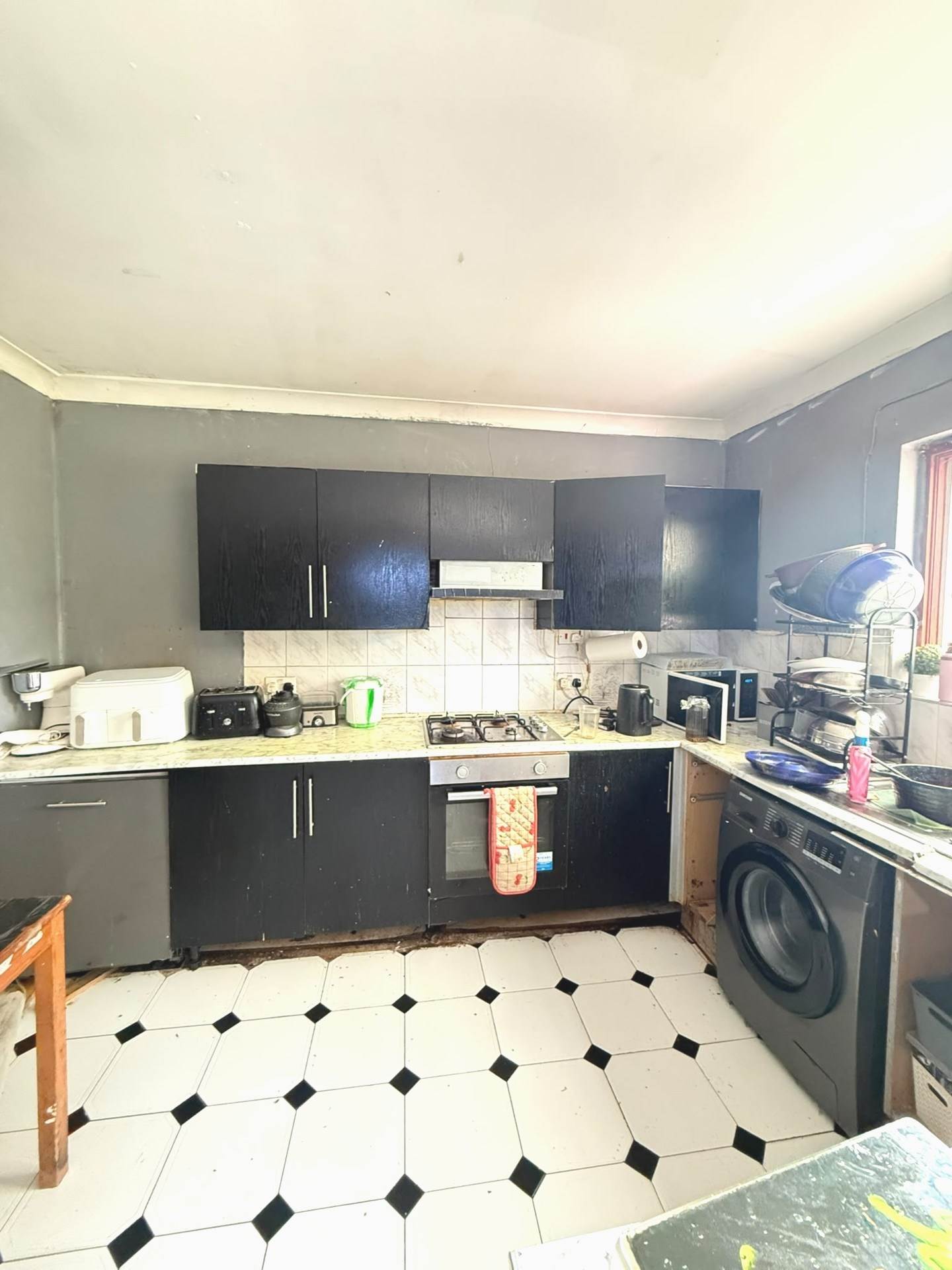 Bedford Avenue, Hayes, Image 2