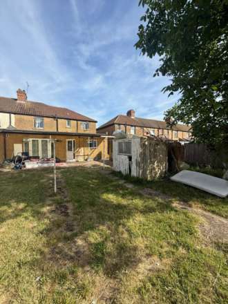 Bedford Avenue, Hayes, Image 3