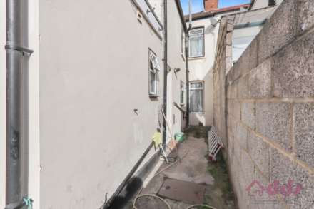 Hammond Road, Southall, Image 17
