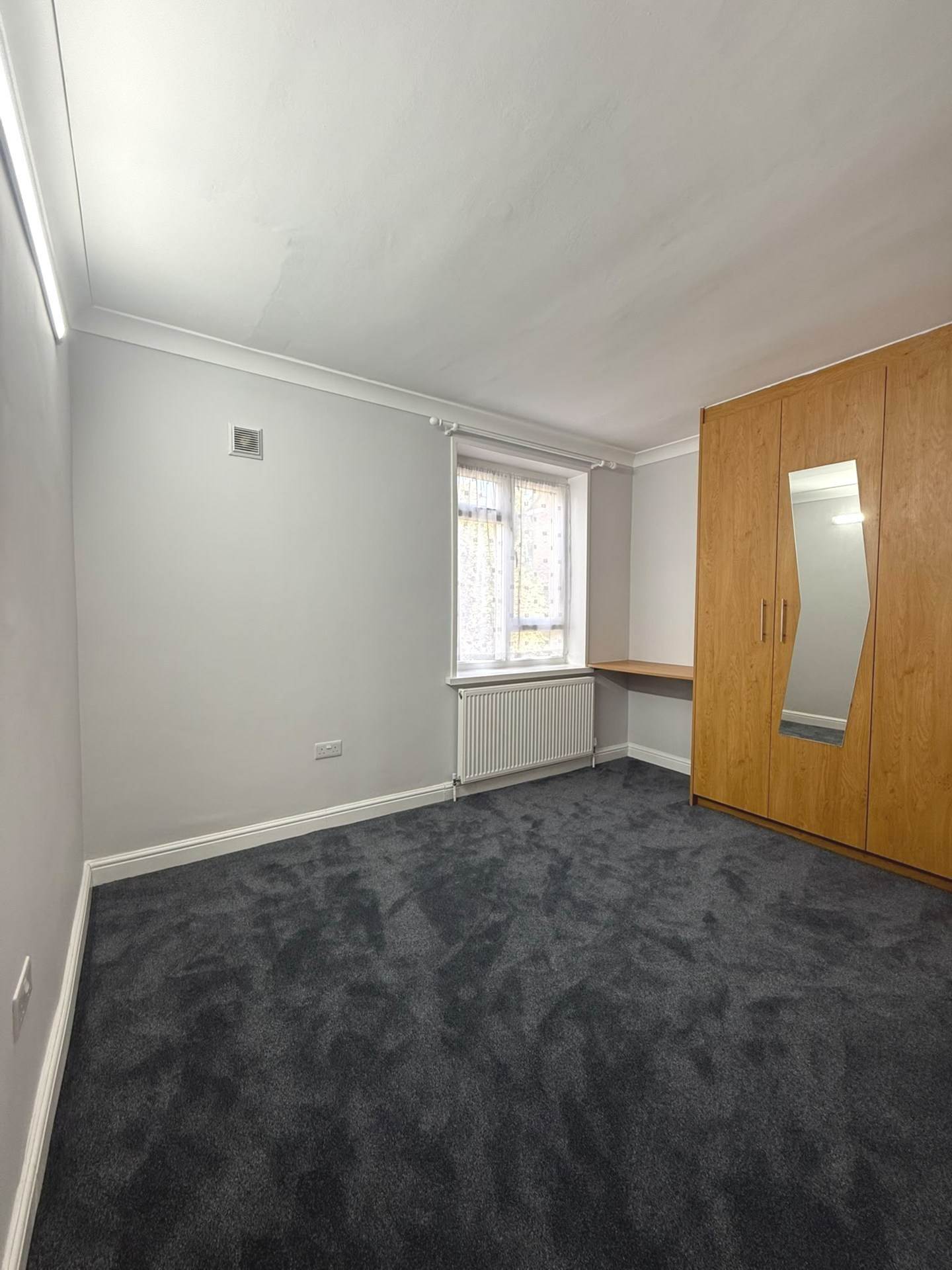 Norwood Close, Norwood Green, Image 10