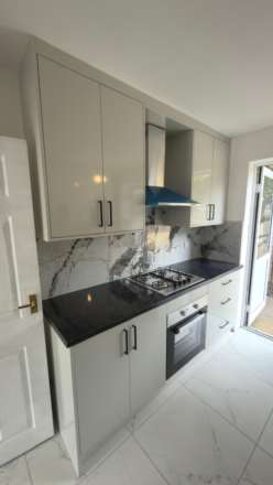 Lodge Close, Cowley, Image 3