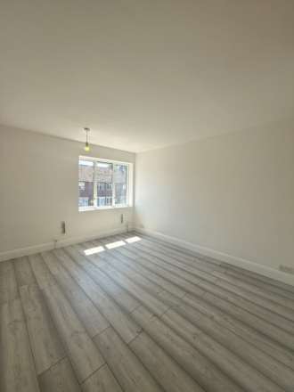 Lodge Close, Cowley, Image 7