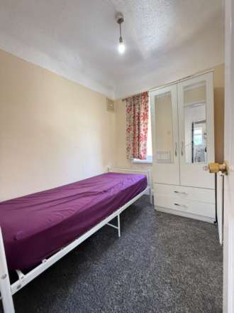 North Hyde Gardens, Hayes, Image 12