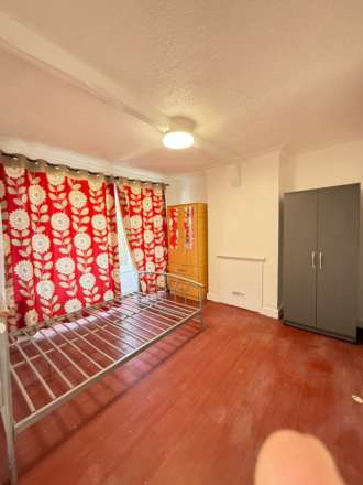 North Hyde Gardens, Hayes, Image 3