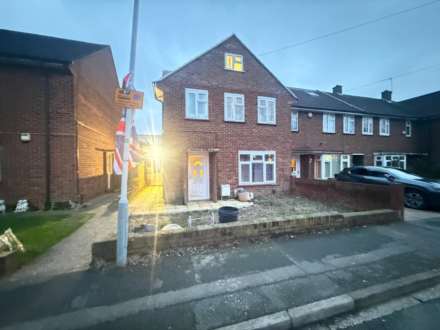 Property For Rent Pinn Close, Uxbridge