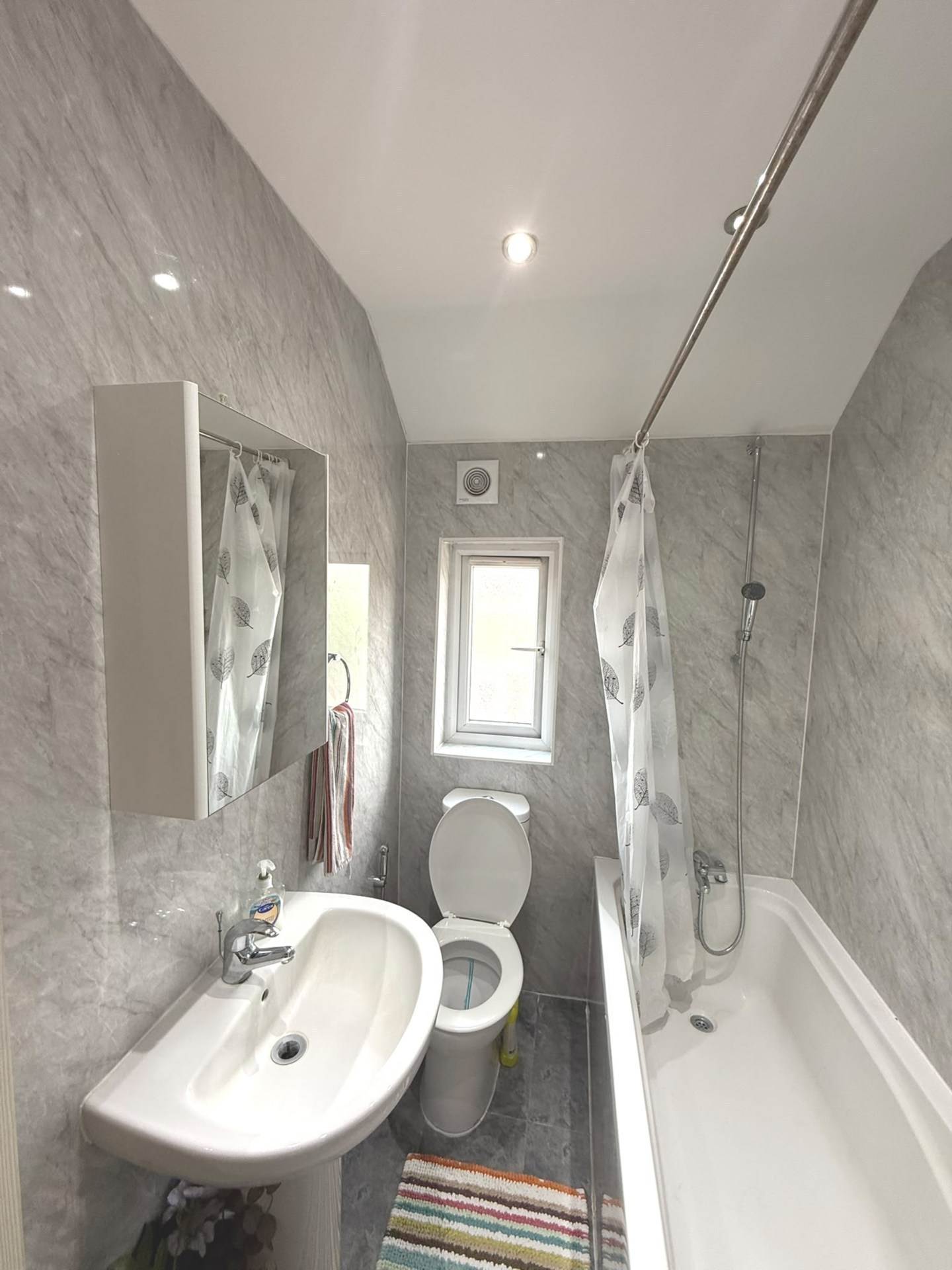 Charter Crescent, Hounslow, Image 5