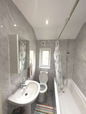 Charter Crescent, Hounslow, Image 5