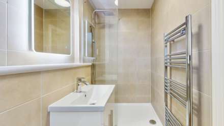 Hanworth Road, Hounslow, Image 7