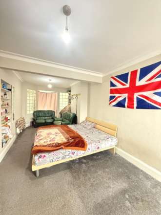 Balmoral Drive, Hayes, Image 4