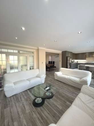 Norwood Road, Norwood Green, Image 11