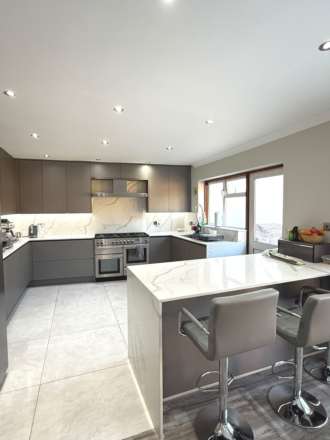 Norwood Road, Norwood Green, Image 17