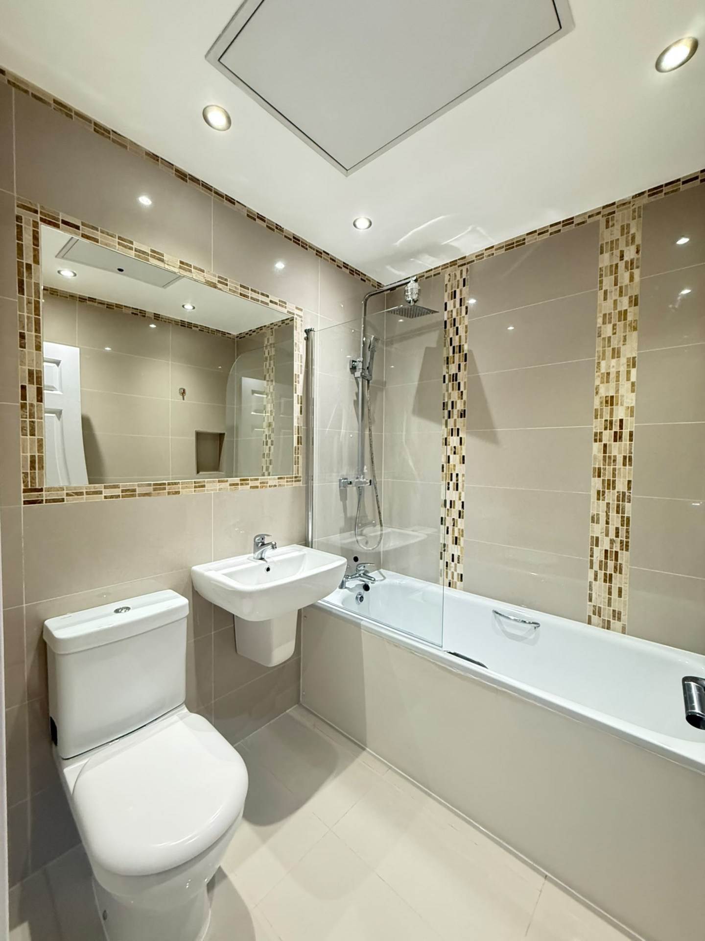 The Crescent, Slough, Image 4